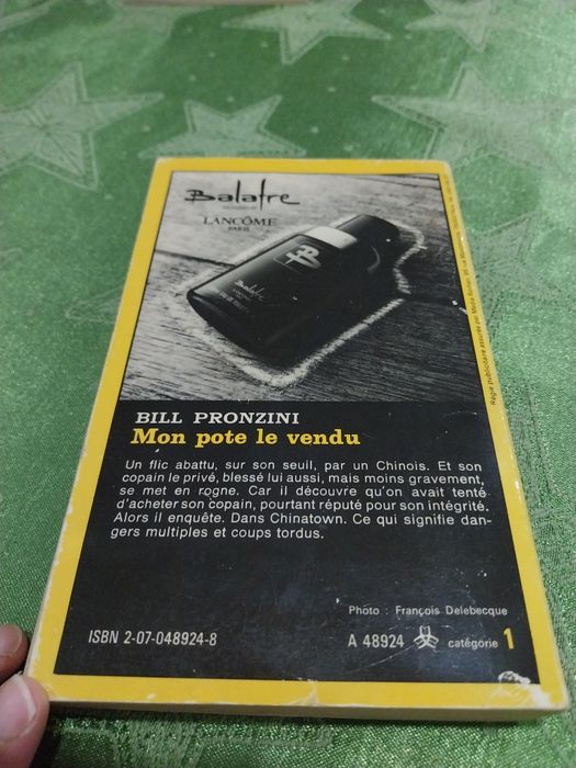 Mon pote le vendu.  Portes incluídos
