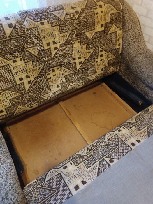 Диван двомісний ,б/у