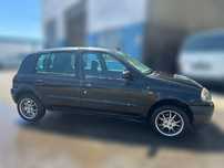 Renault Clio II 1.2i de 1999 para peças