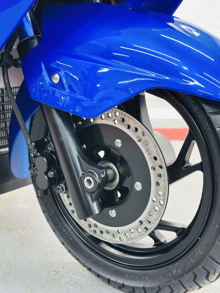 скутер Suzuki Skywave Type S 250 в ідеальному стані тільки з Японії