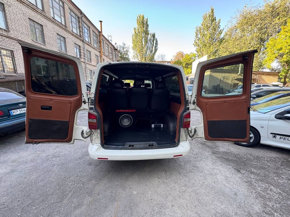 Срочно продам Volkswagen Transporter T5