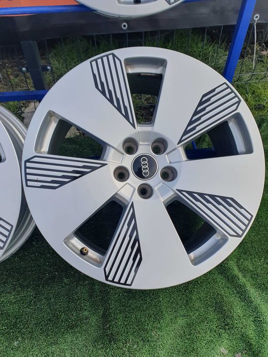 #376 Felgi org OEM Audi Q7 ETRON A6 c7 c8 A4 B9 Q5 8x19 et34 5x112