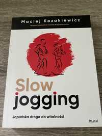 Slow jogging - z autografem Macieja Kozakiewicza