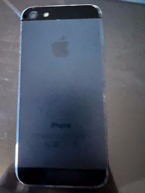 iPhone 5 (64GB) / MD646LL/A
