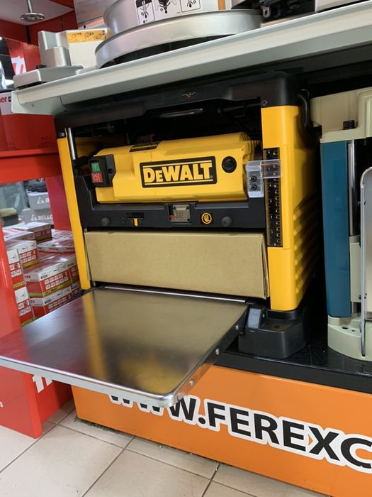 Desengrossadeira Portátil 1800W DeWalt DW733