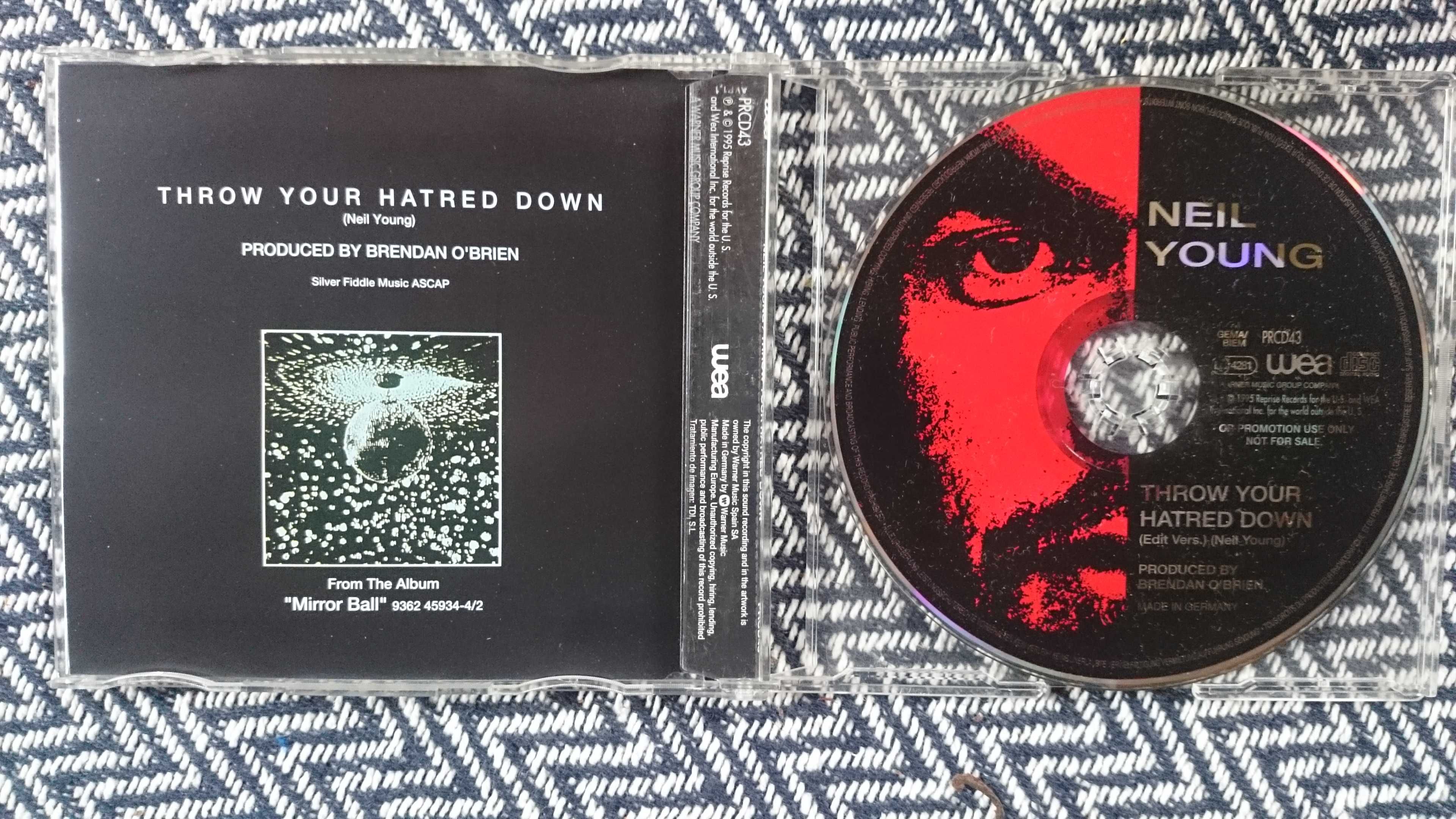 Neil Young - throw your hatred down - singiel CD