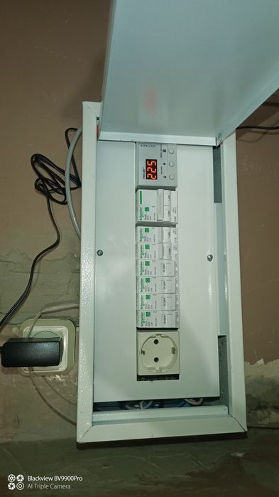 Электрик на час сервис Днепр левий и правий берег и центр. Аварийка.