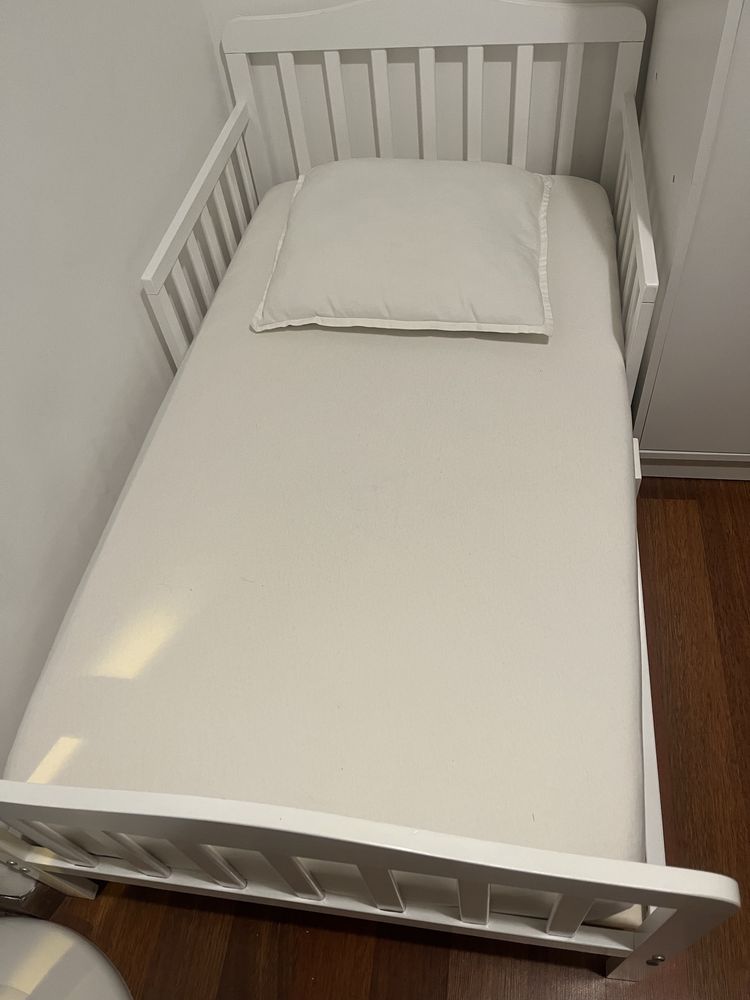 Cama infantil com colchão