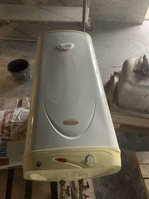 Бойлер ariston 100л