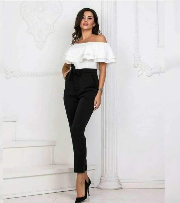 Комбінезон з відкритими плечима