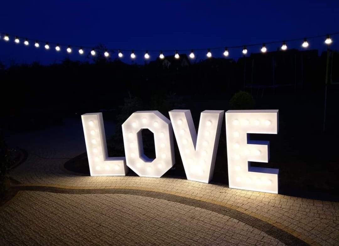 Podświetlany napis LOVE