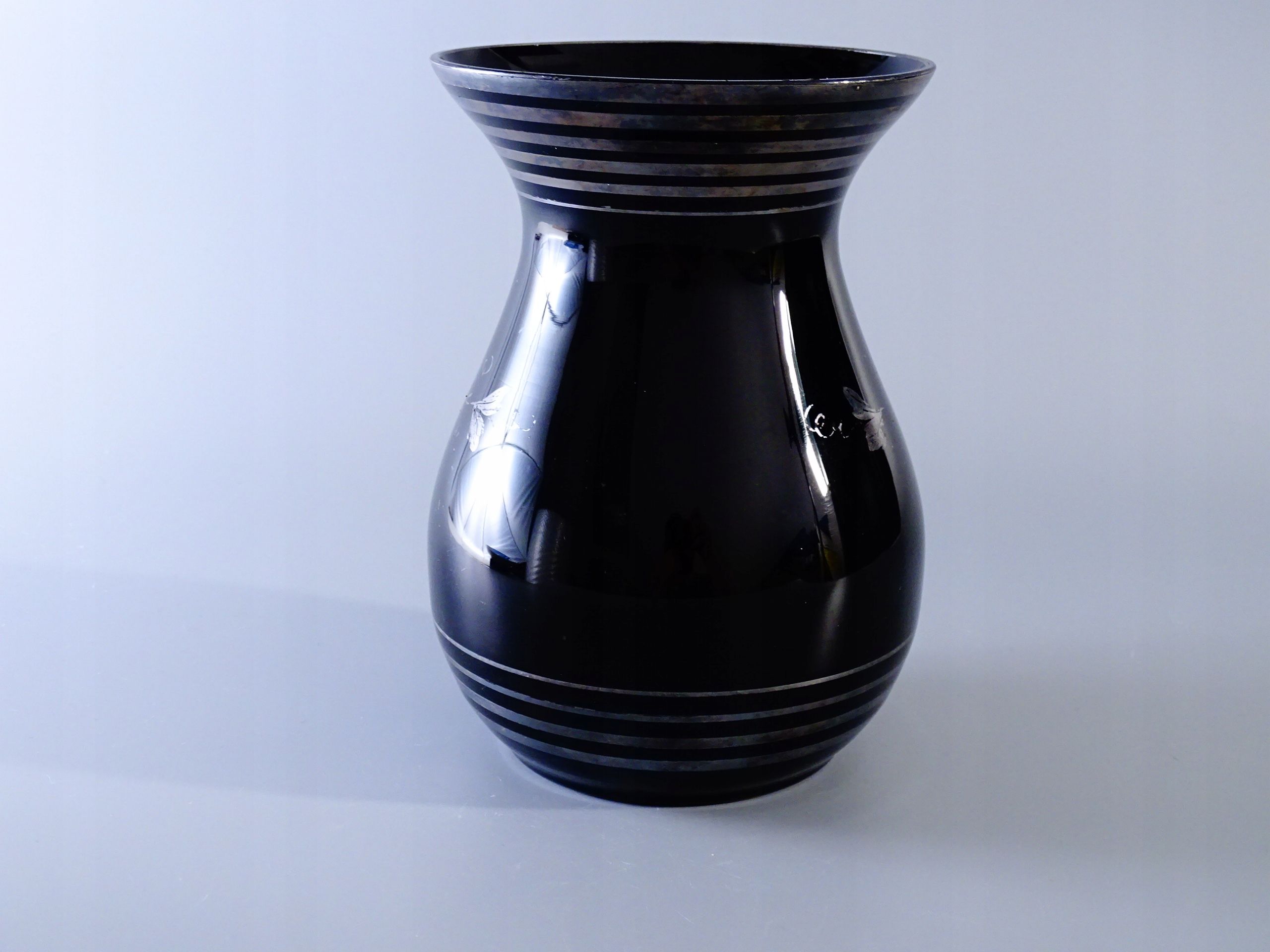 karl grossmann zabytkowy czarny szklany wazon