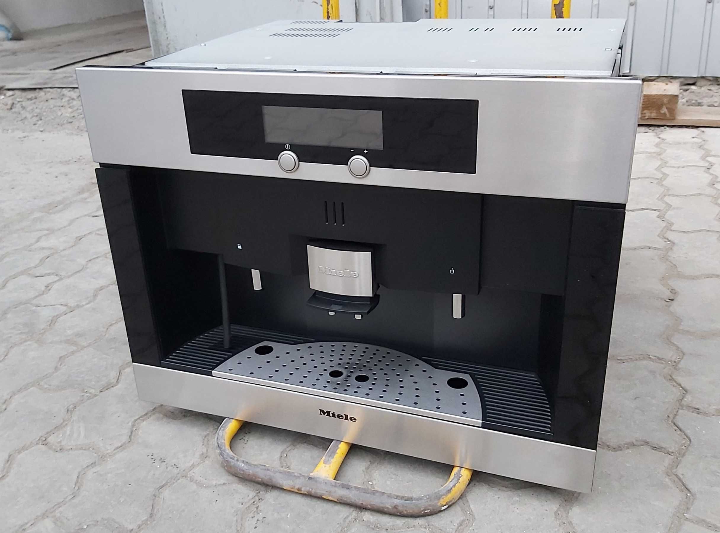 Встраиваемая кофеварка кофемашина Миле Miele CVA 4060 б/у Germany