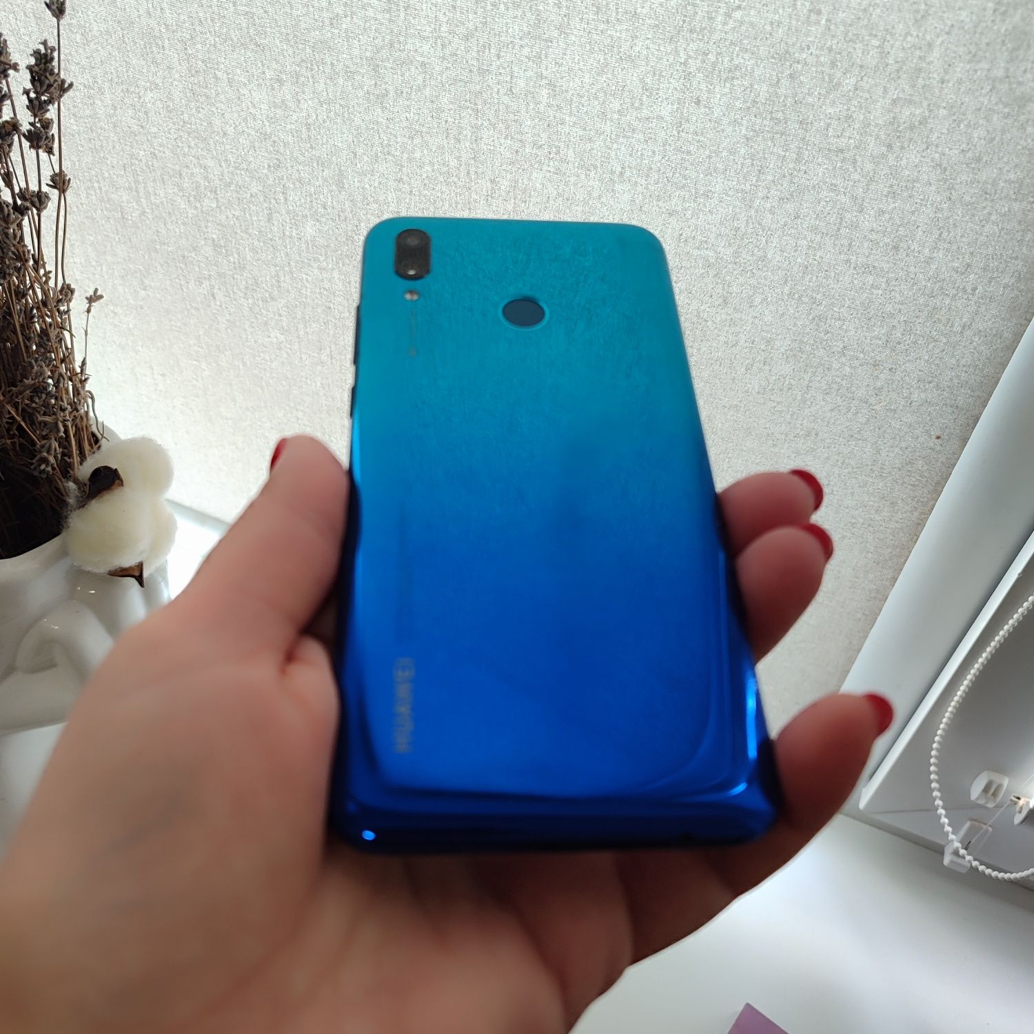 Huawei P Smart 2019 3/64 GB Sapphire Blue
Телефон в доброму стані, вес