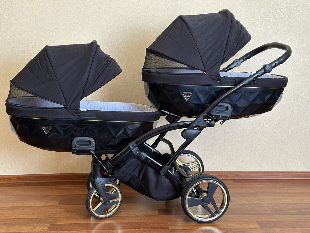Продам візок для двійні, Junama duo slim в чорній рамі