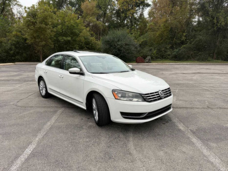 Volkswagen Passat SEL Premium      2013