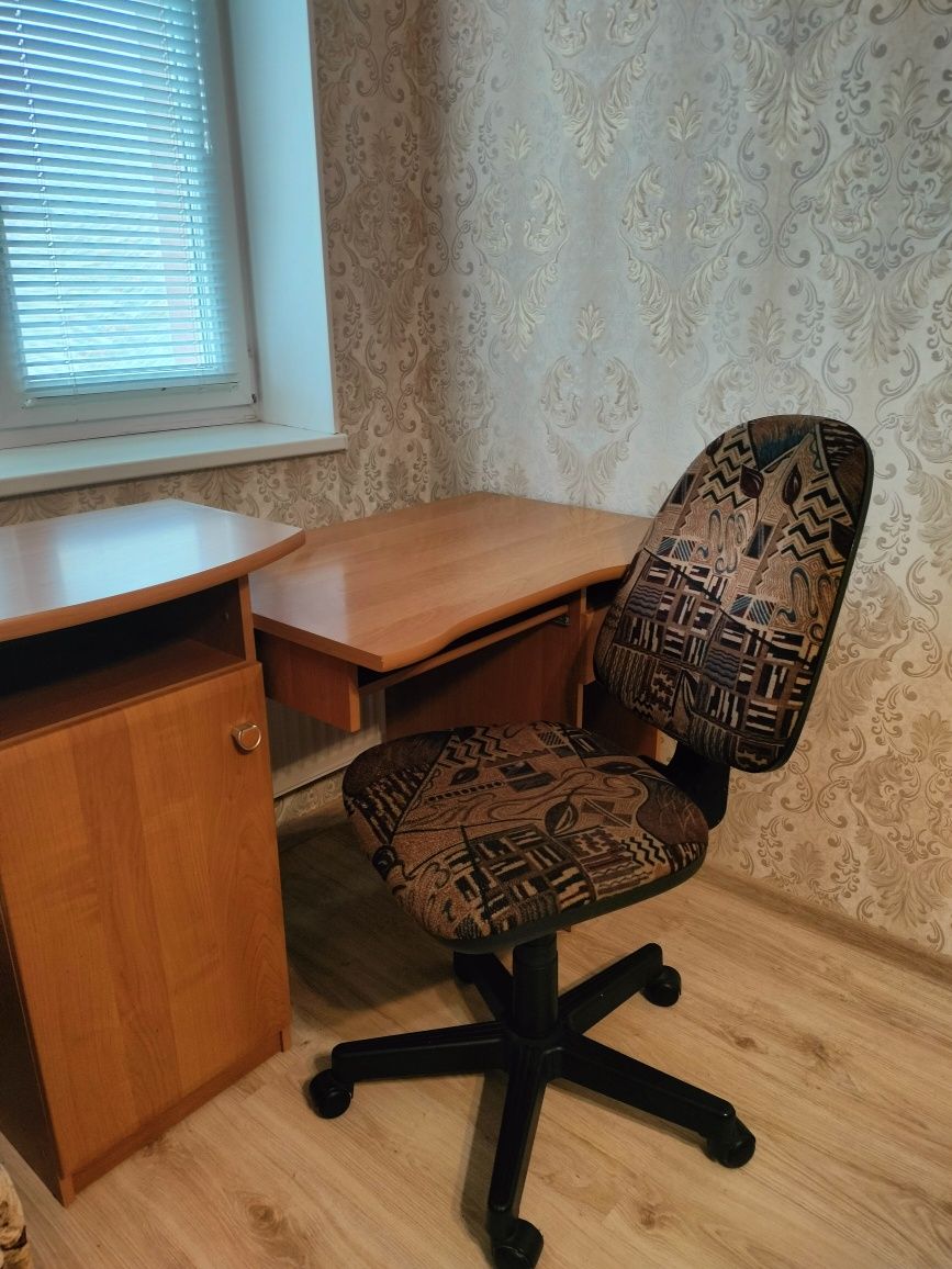Стінка,комп'ютерний стіл+крісло