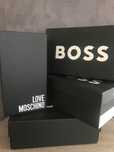 Коробки Hugo Boss.