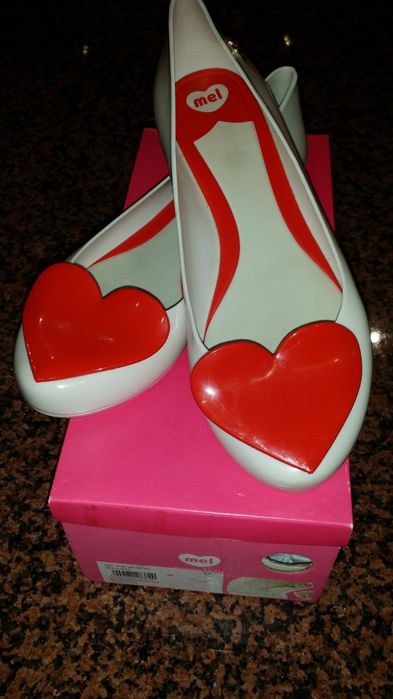 Sabrinas originais branco e vermelho