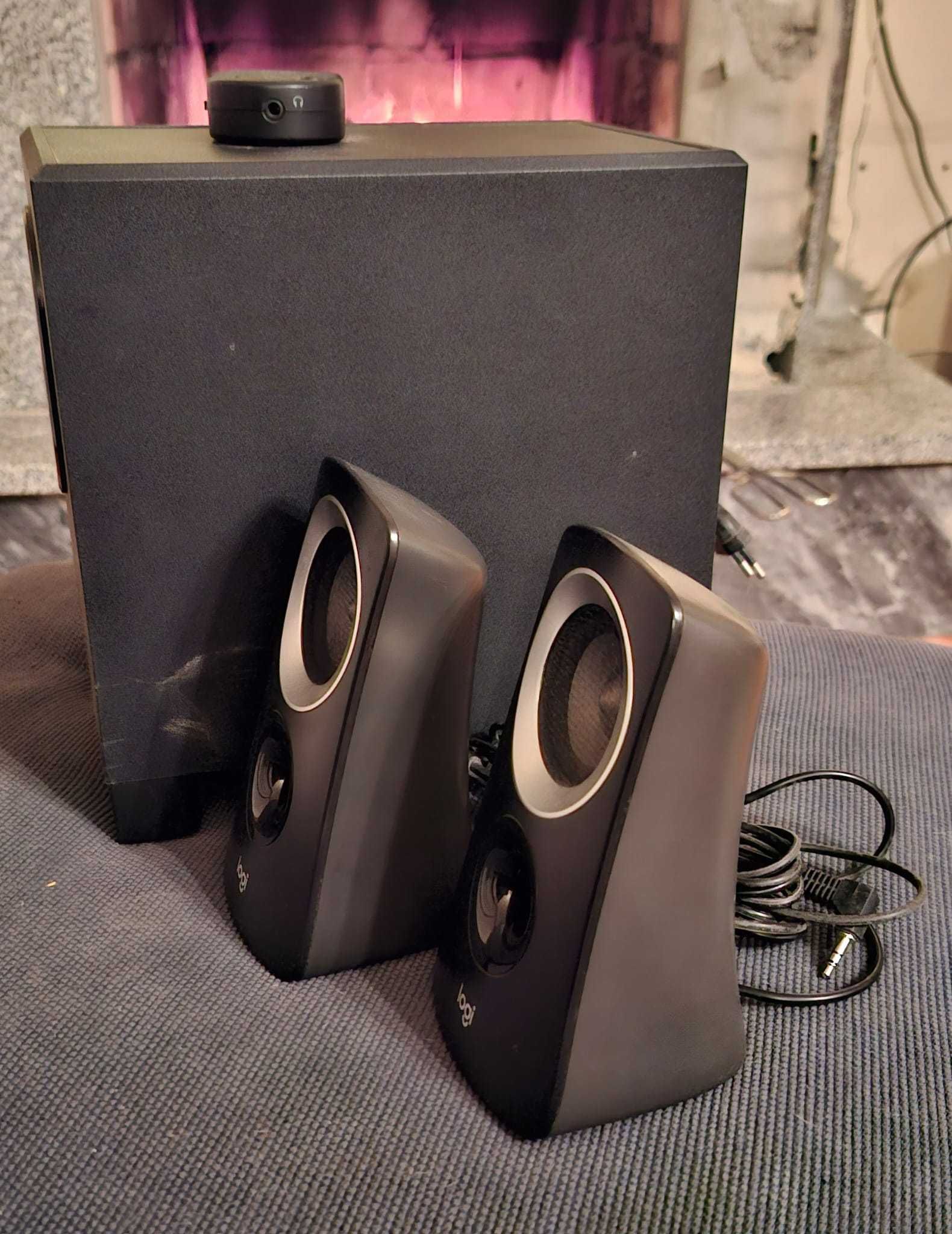 Colunas Logitech Z313 com subwoofer