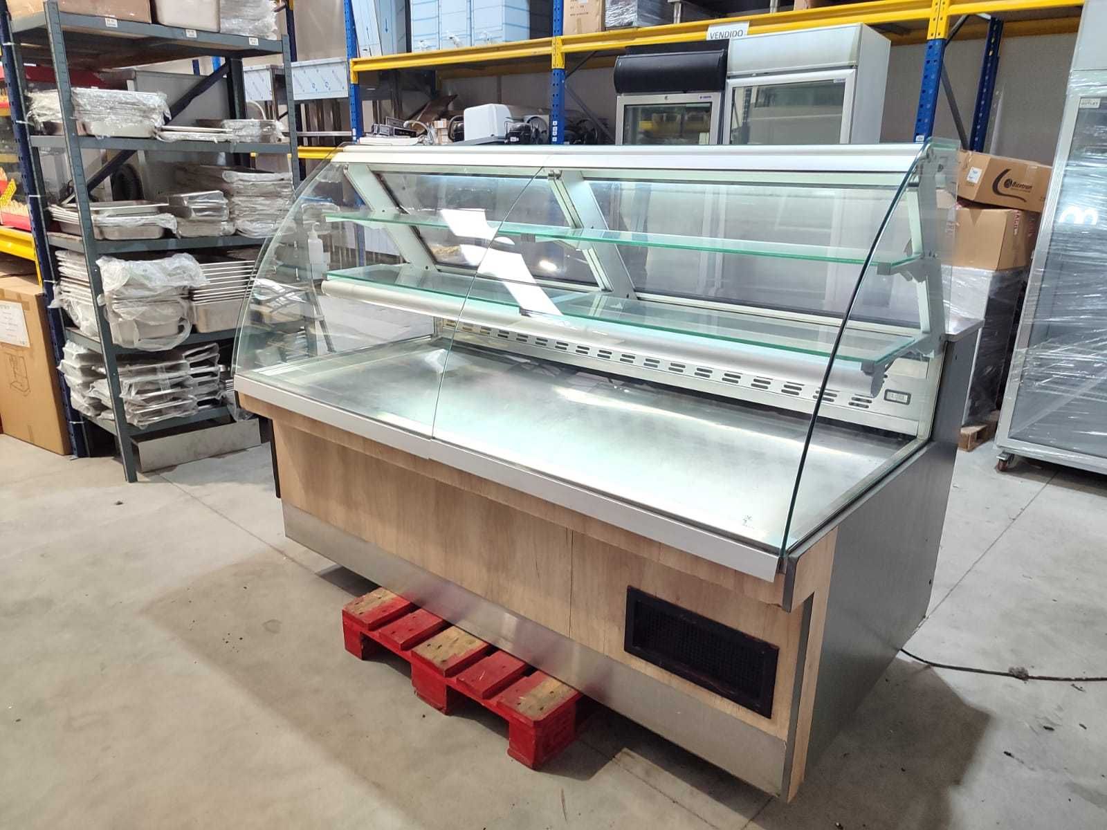 Vitrine refrigerada 2 metros - USADA