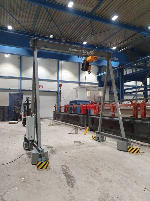 Suwnica bramowa manewrująca, samojezdna Q=3,2t - Producent