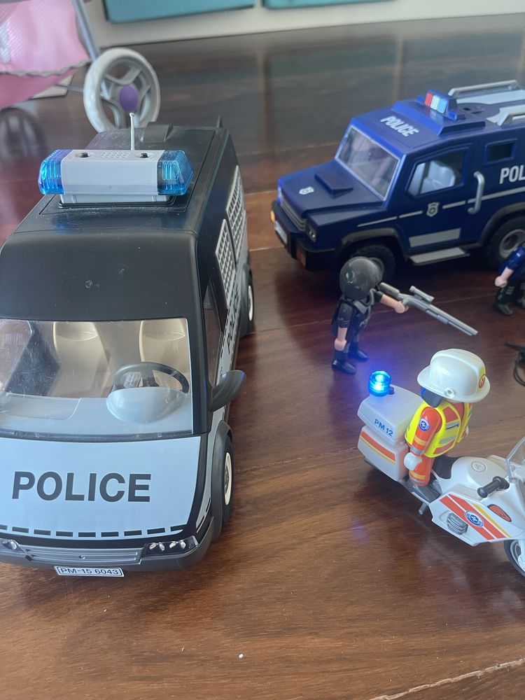 Conjunto da playmobil policia