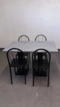 Mesa retangular + 4 cadeiras em ferro preto