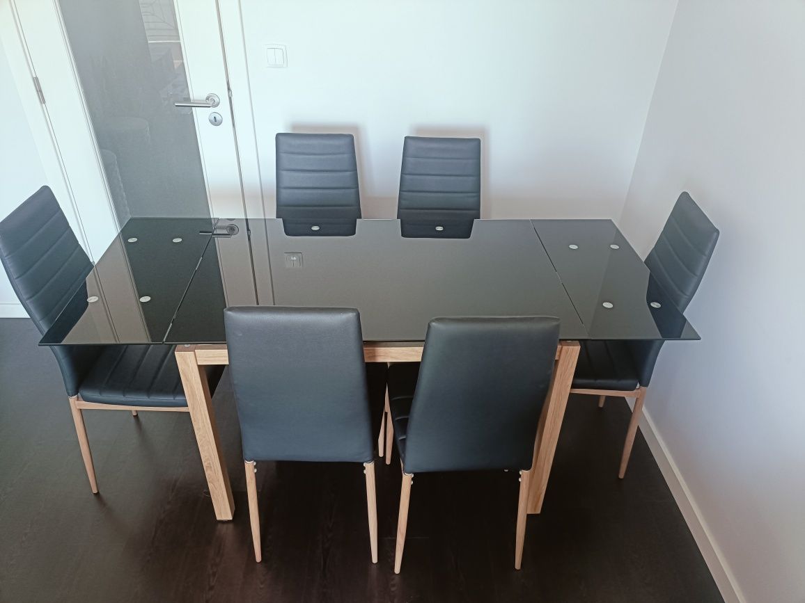 Mesa de vidro extensível com 6 cadeiras