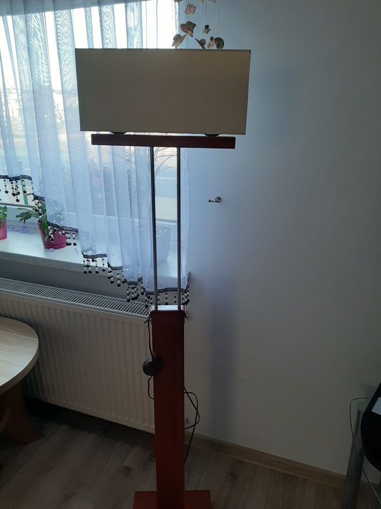 Lampa stojąca i wisząca