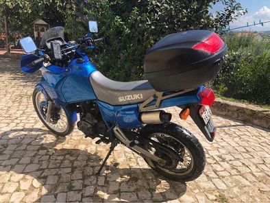 Suzuki dr 650 rse.