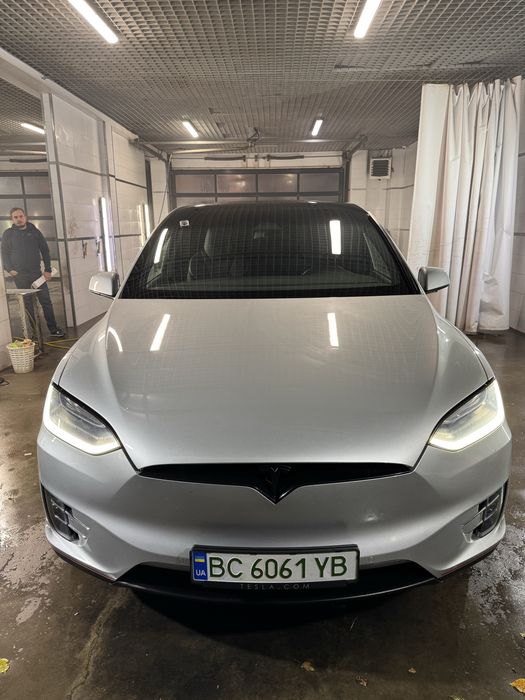 Tesla model X 75d