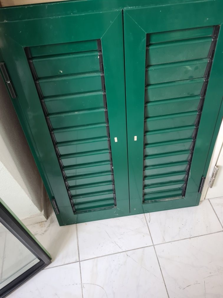 Portada de alumínio
