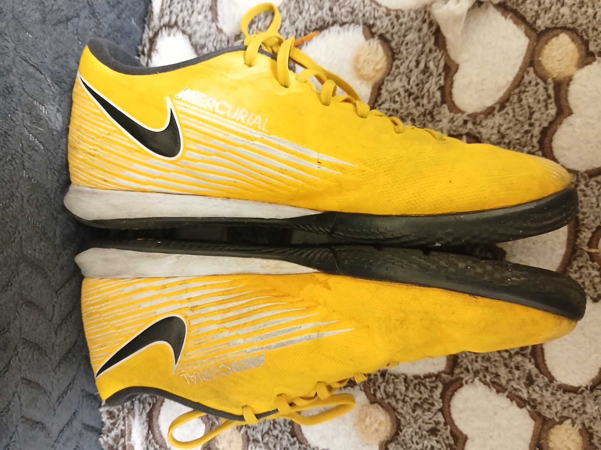 Футзалки Nike Mercurial