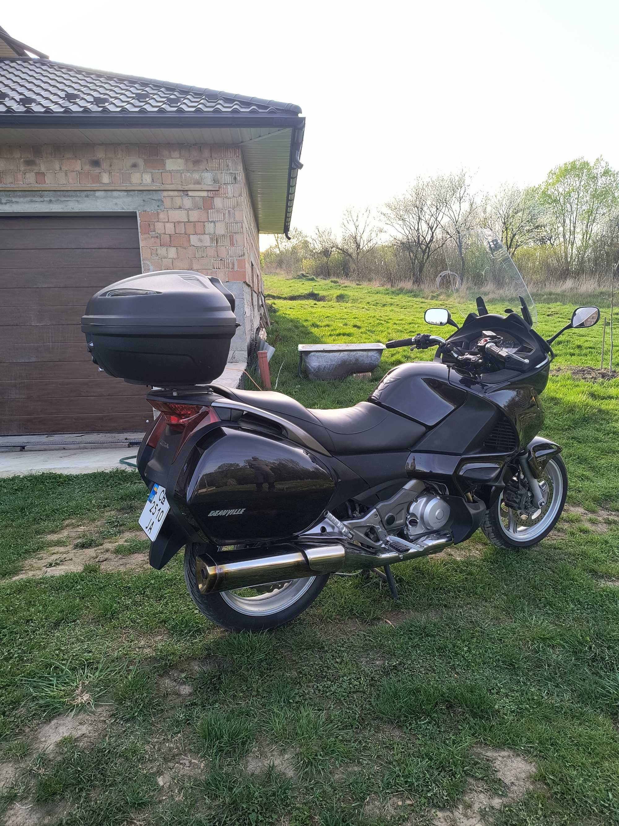 Honda NT700V  Deauville