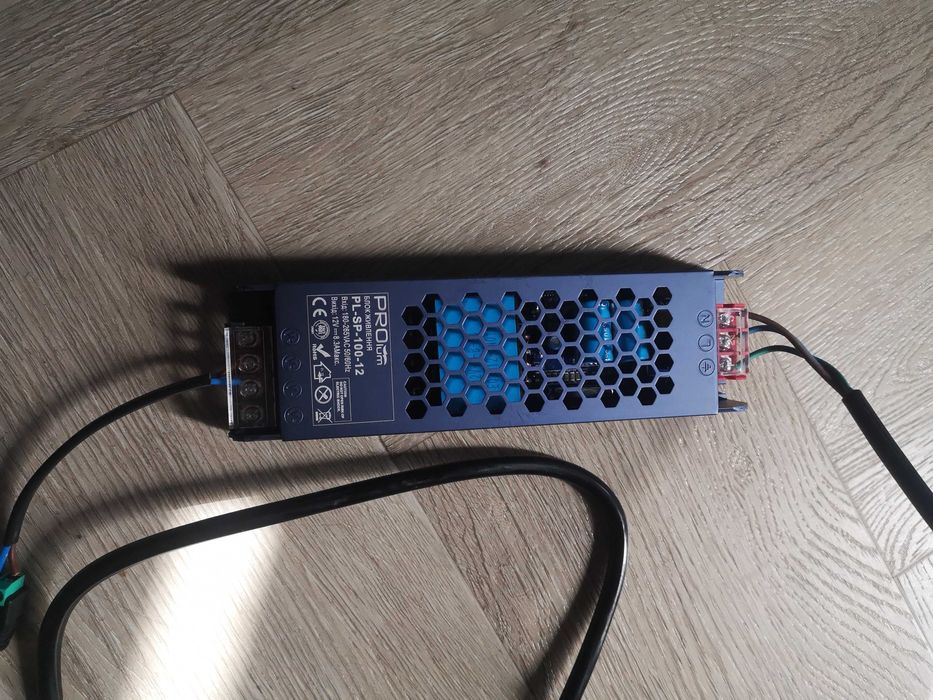 Zasilacz LED 12V 8.3A - montażowy