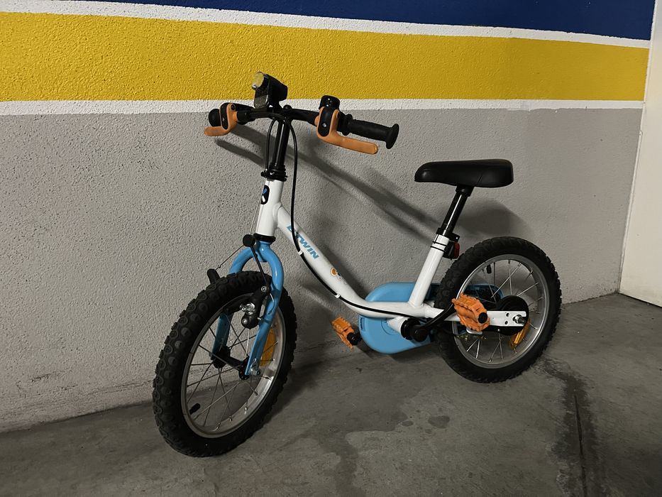 Bicicleta B-twin 14” - com rodinhas