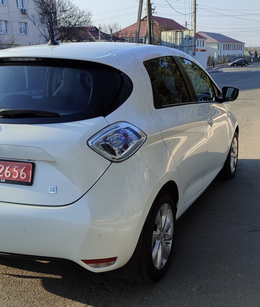 Renault Zoe отличного состояния.