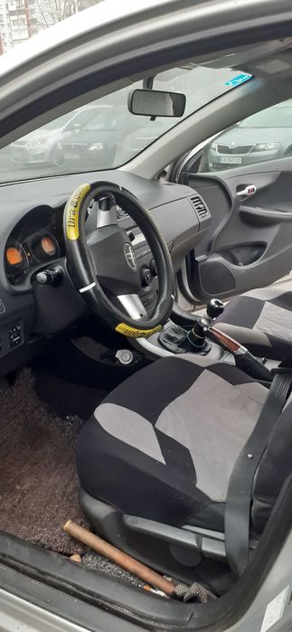 Тойота Корола 2010р,1.33