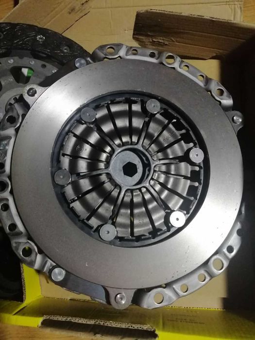 Комплект зчеплення  (623300100) на BMW