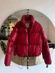 Oryginalna czerwona kurtka moncler
