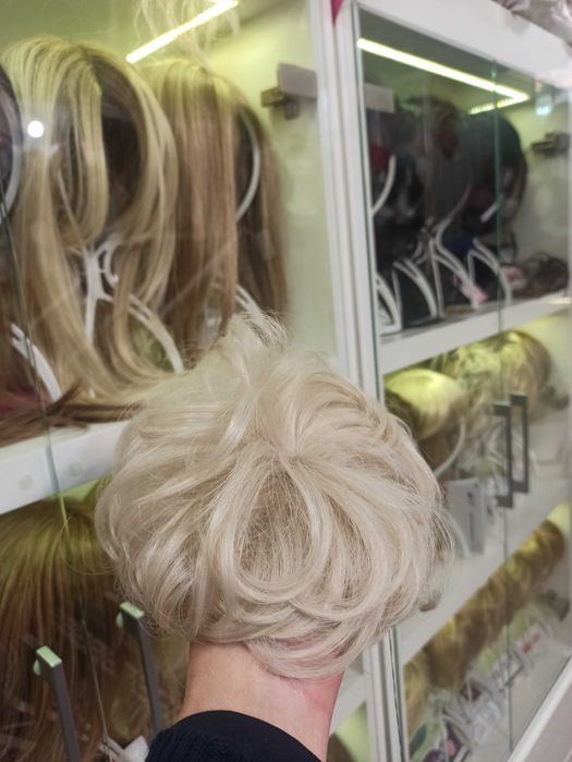 Topper , tupet dla kobiet w kolorze siwym platynowym jak naturalny