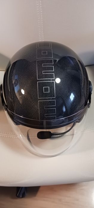 Capacete JET em Carbono MOMODESIGN