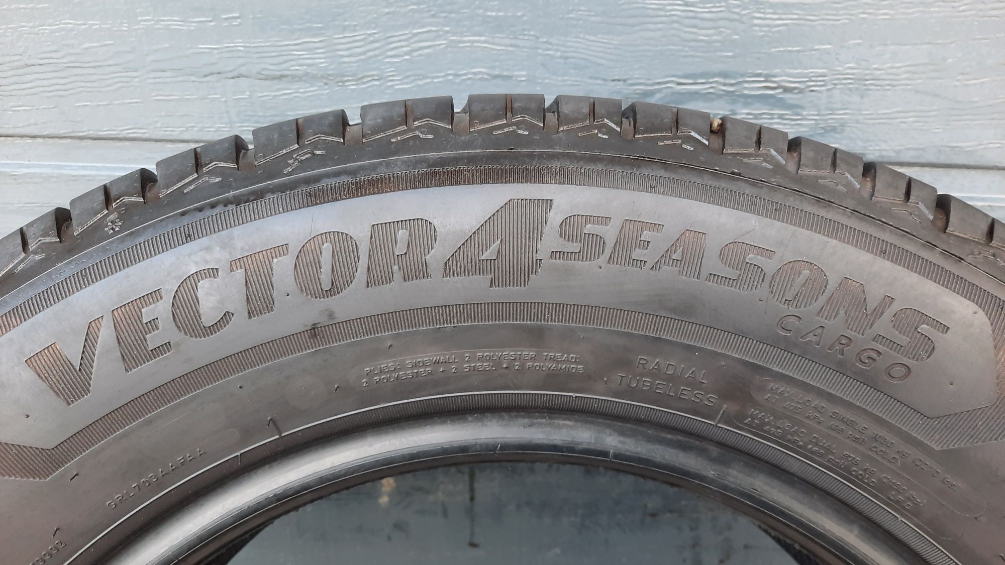 Goodyear 215/65 R16 C Vector 4Seasons Cargo