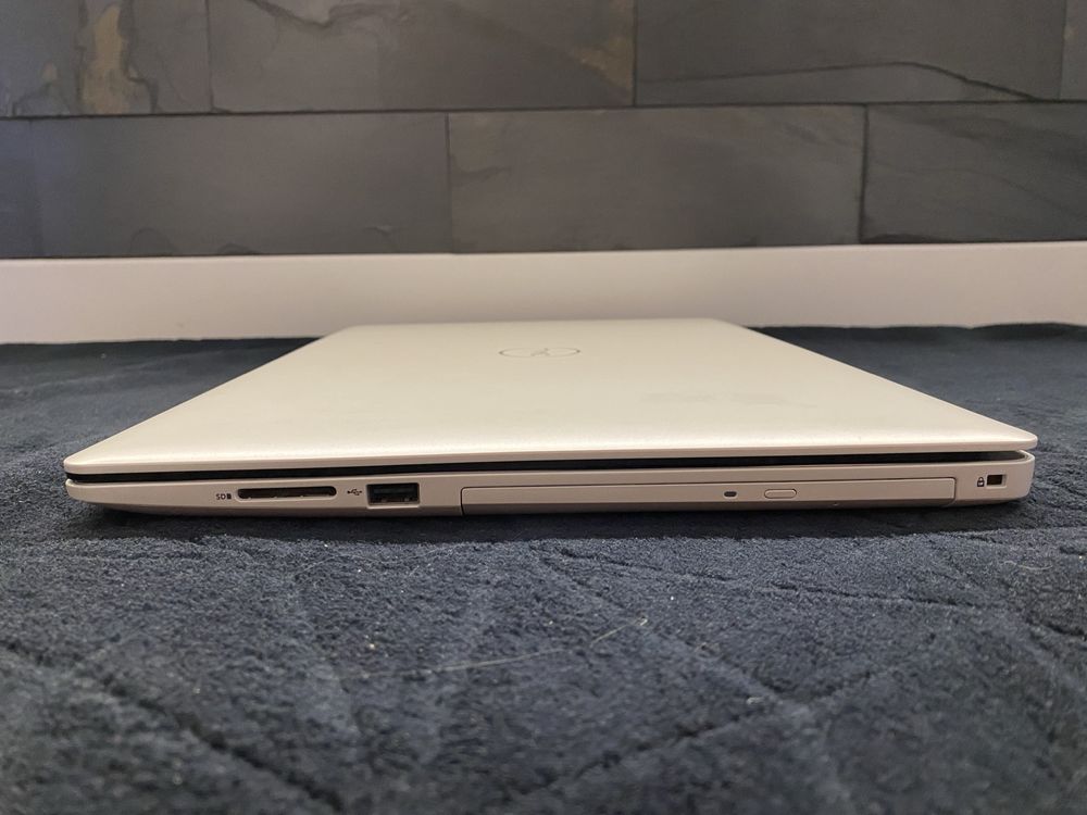 laptop dell inspiron 5570 + ładowarka