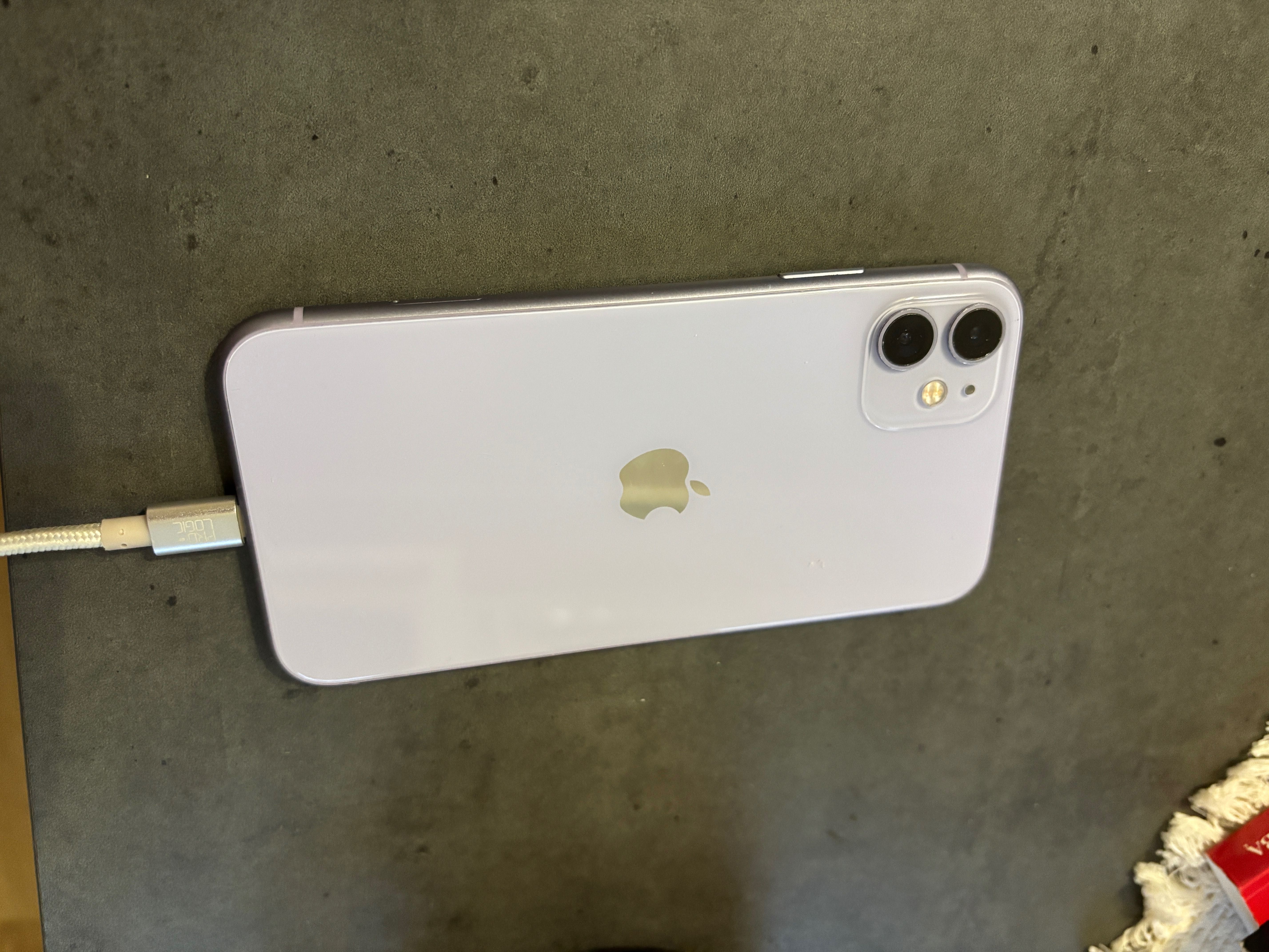 iPhone 11 fioletowy