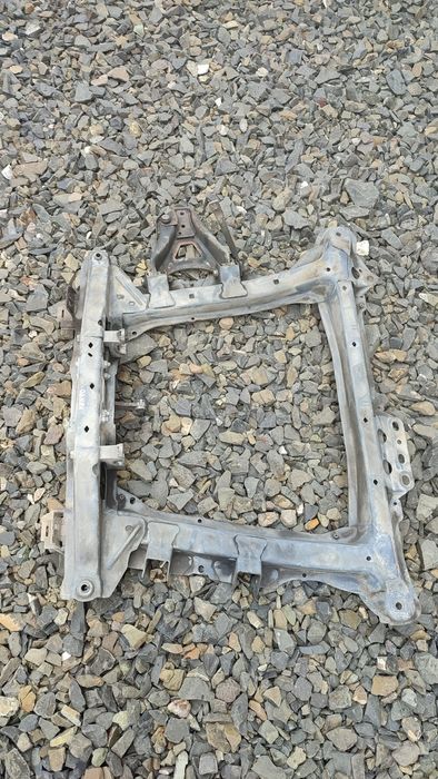 Передній підрамник балка kangoo 1 канго кенго кенгу