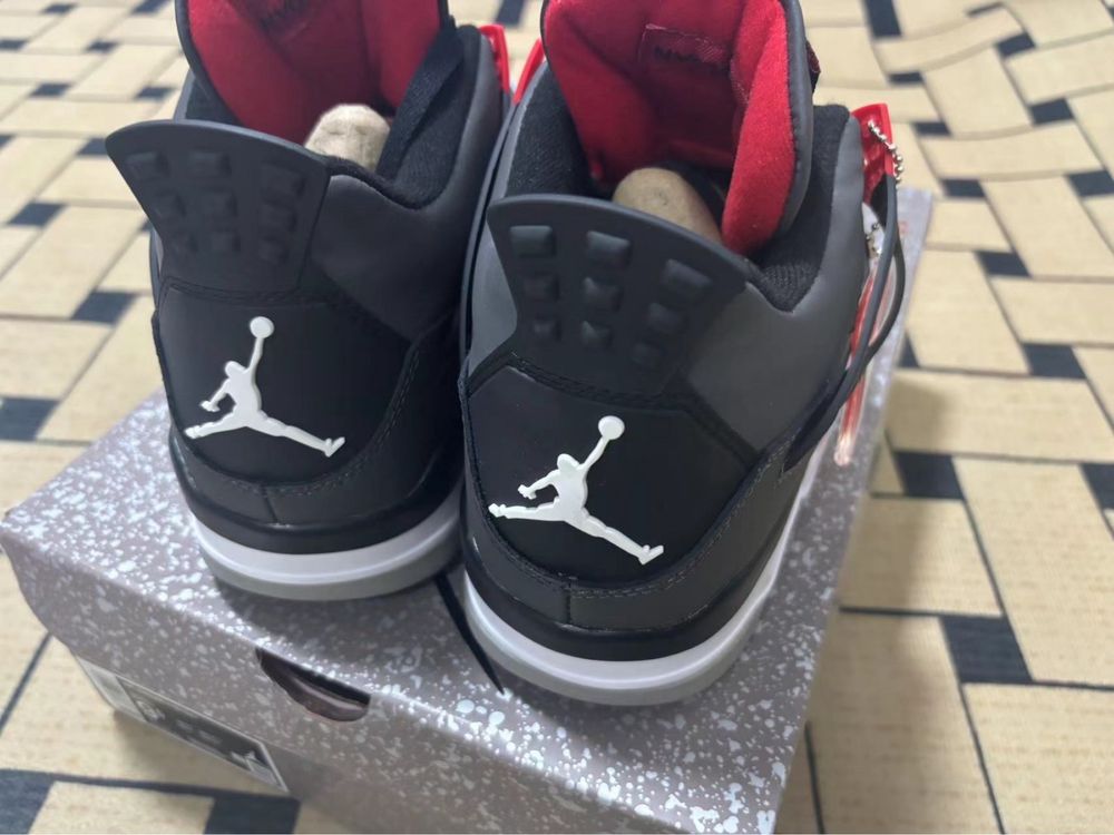 Vendo jordan novas