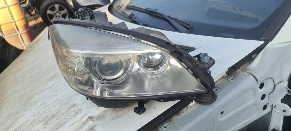 Lampa Prawa Bi-xenon Prawy Skrętny Mercedes W204 Przedlift Europa