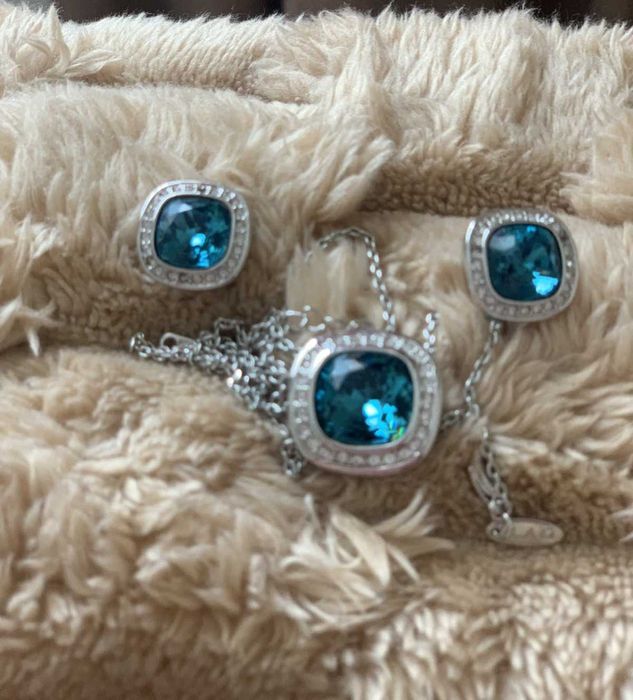 Продам бижутерию.